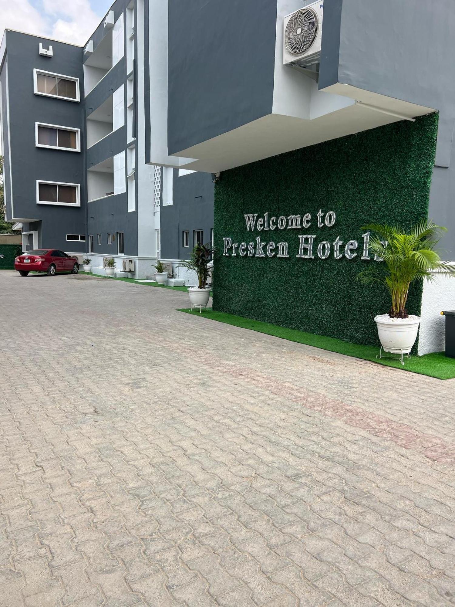 Presken Signature Ikeja Luaran gambar