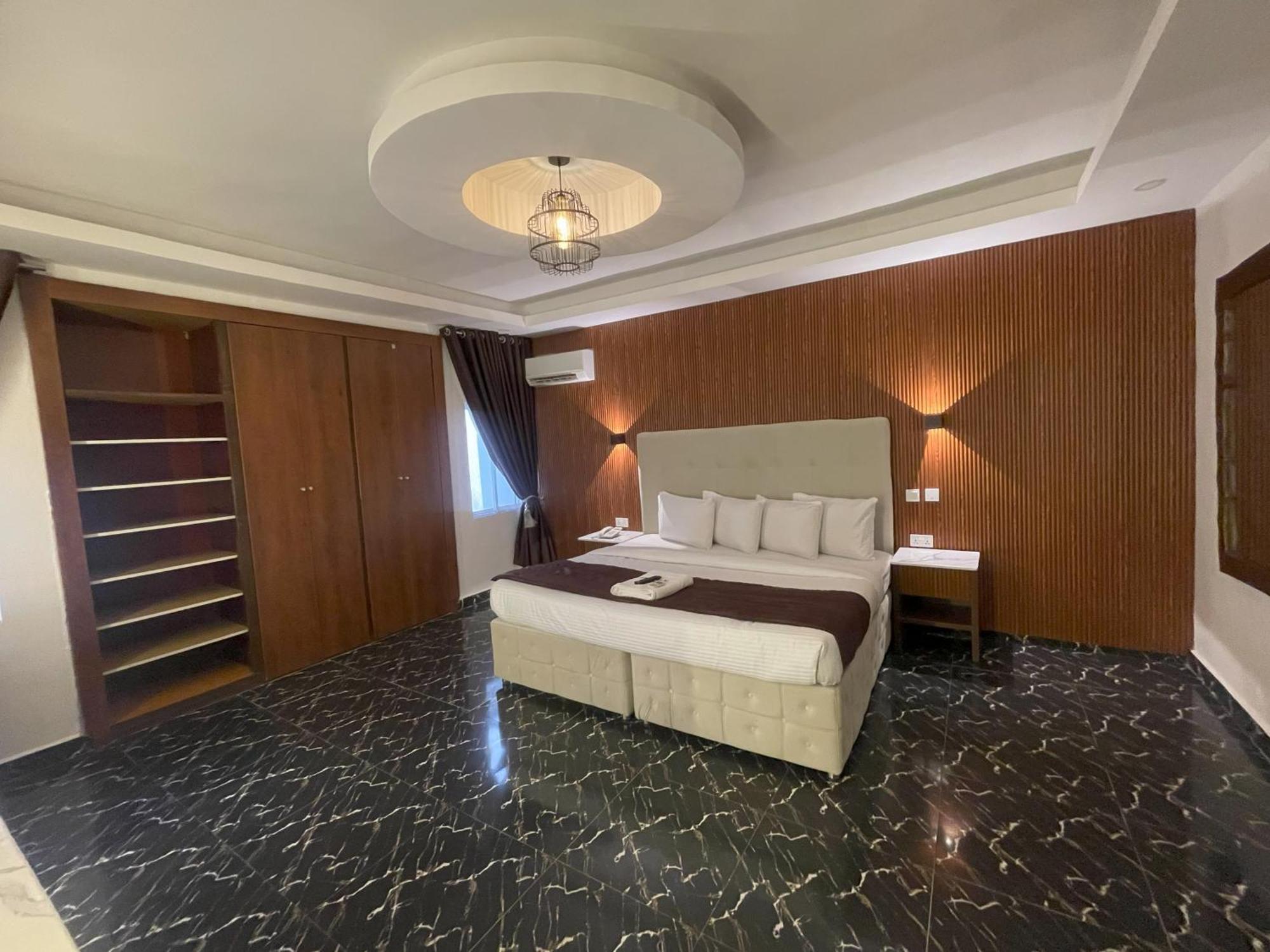 Presken Signature Ikeja Luaran gambar