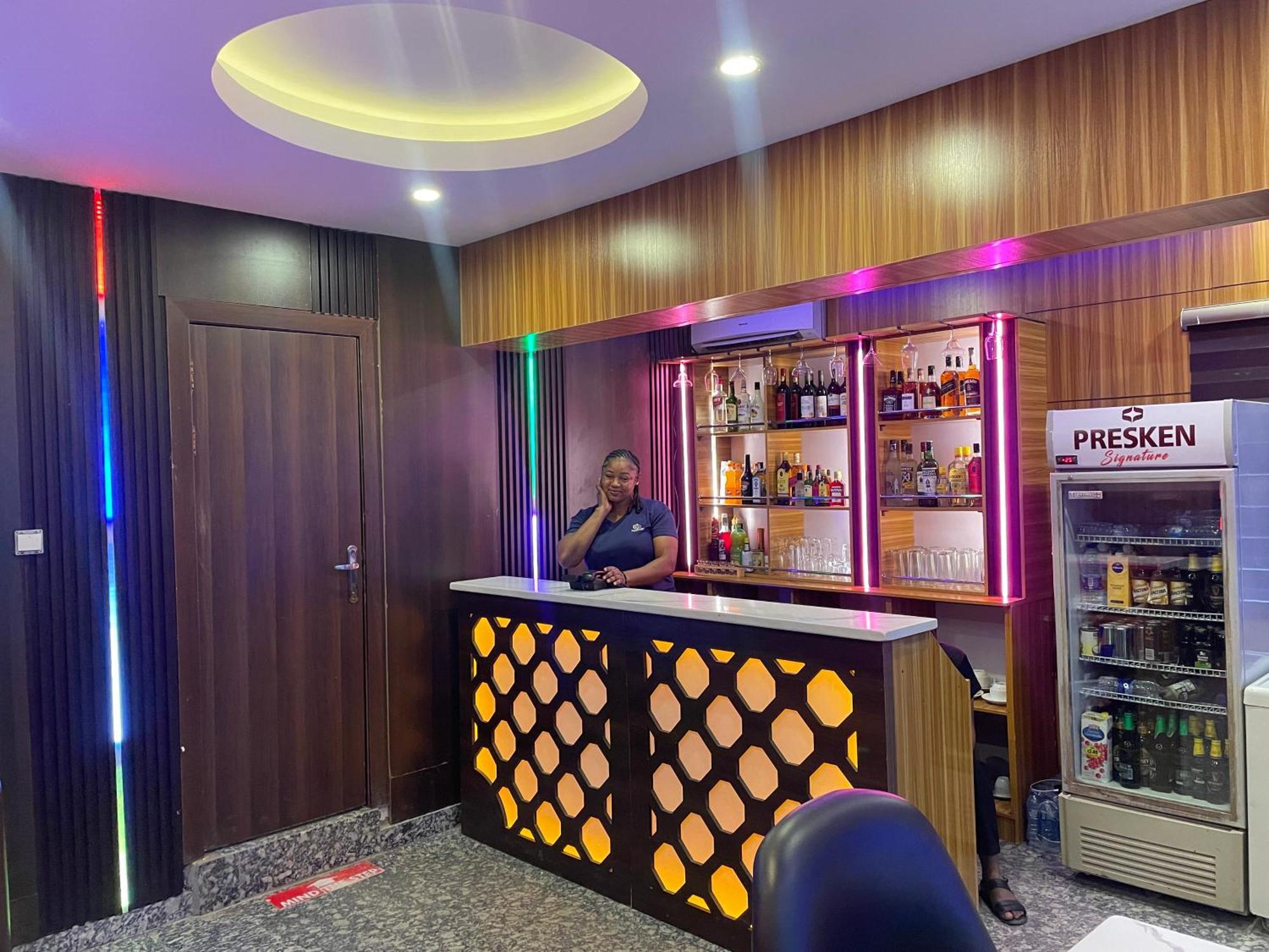 Presken Signature Ikeja Luaran gambar