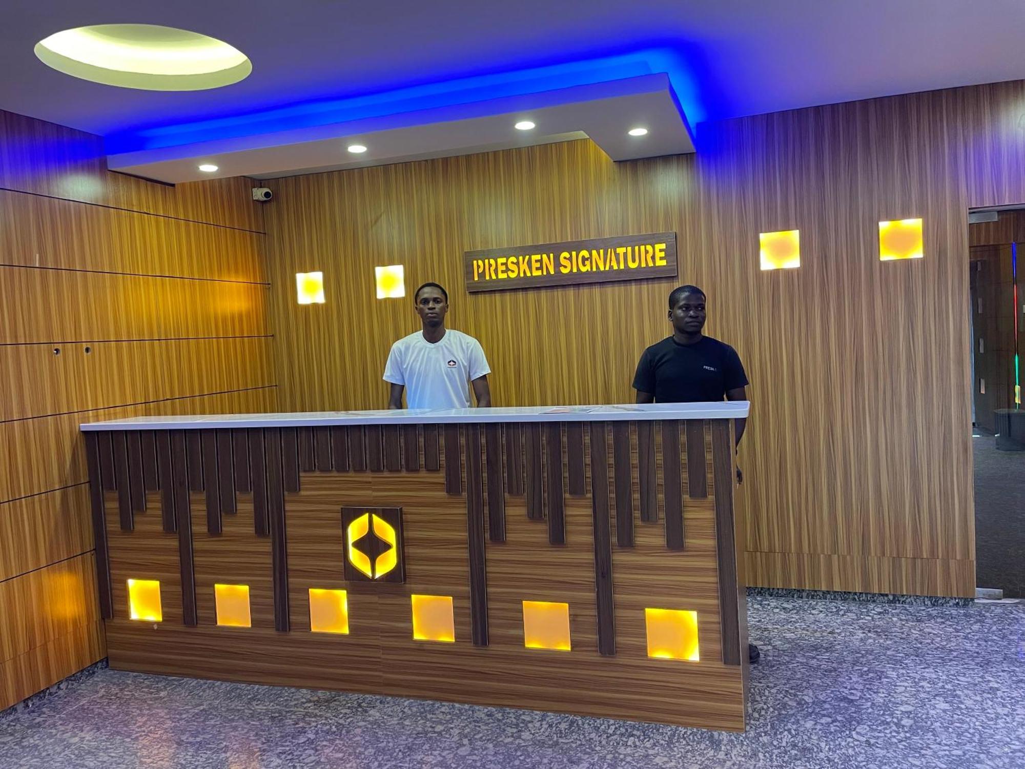Presken Signature Ikeja Luaran gambar